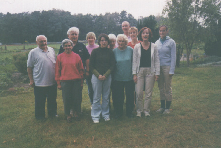 In my grandma's garden. greatuncle Sieghart, mom's friend's mom, my dad, mom's friend, Susi, greataunt Ursel, grandma, uncle Hartmut, aunt Beate, aunt Liane, Lena